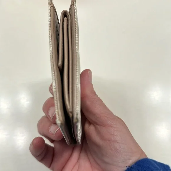 Chanel - Cloth Bifold wallet - great condition AUTHENTIC - Picture 13 of 15